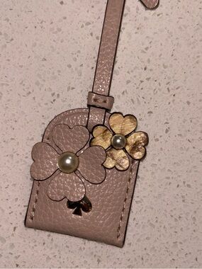 kate spade pink floral leather luggage tag with pearl accents